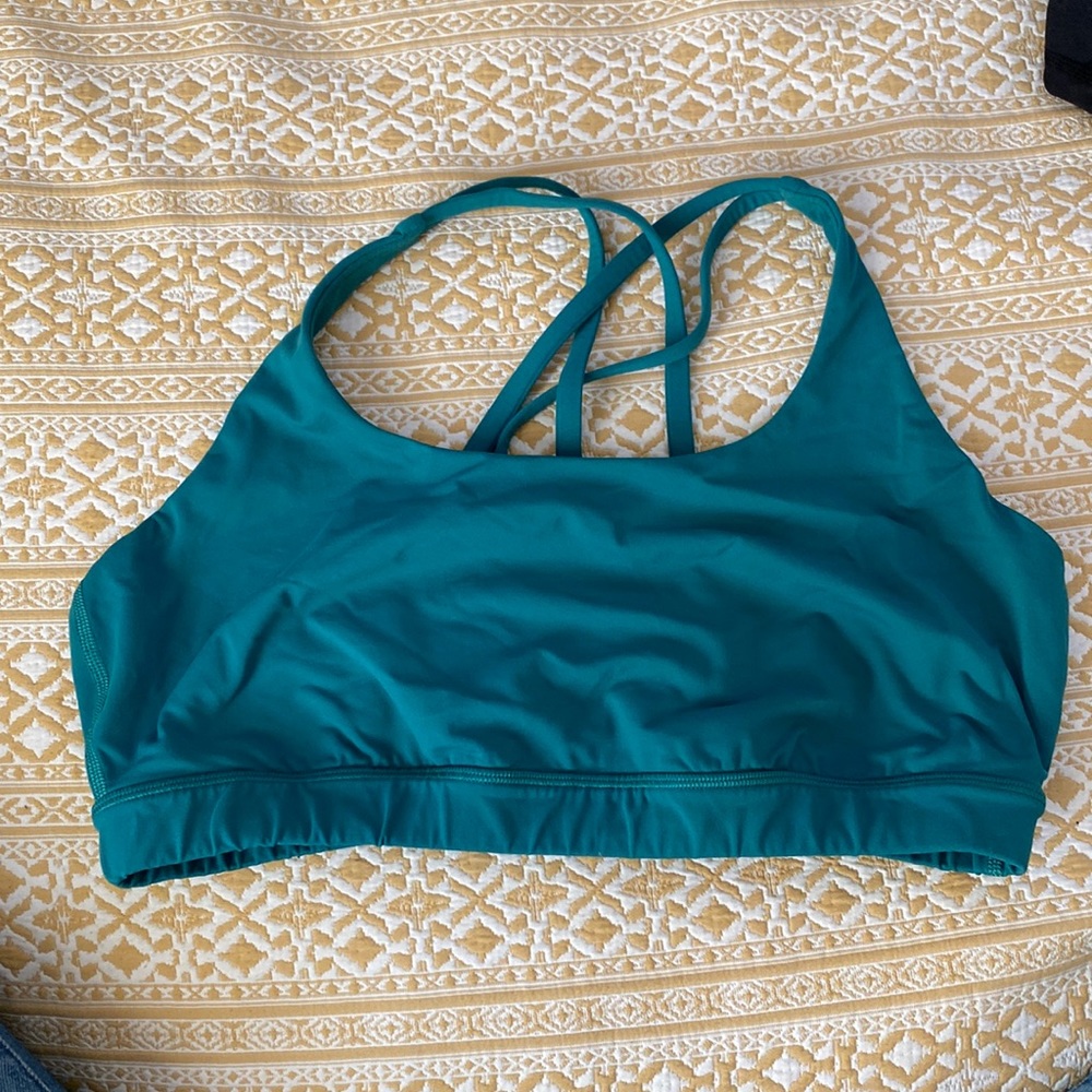 Lululemon sports bra